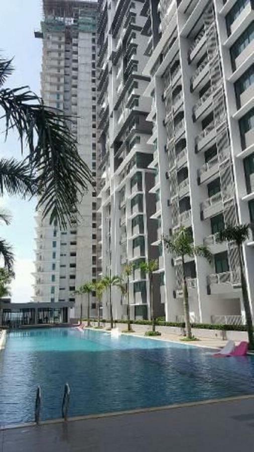 Bangi Almyra Suite Exterior photo